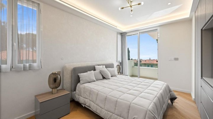 Exclusive designer villa with heated infinity pool and sea view in Bordighera