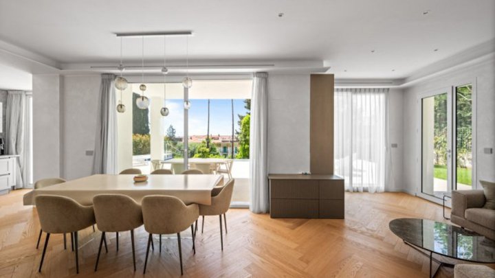 Exclusive designer villa with heated infinity pool and sea view in Bordighera