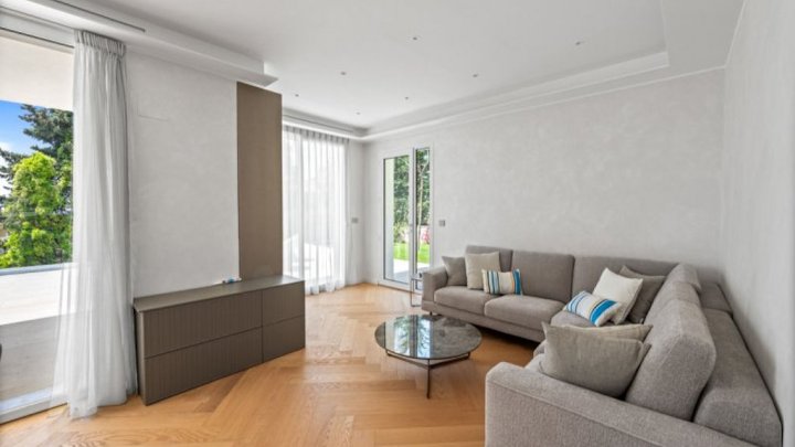 Exclusive designer villa with heated infinity pool and sea view in Bordighera