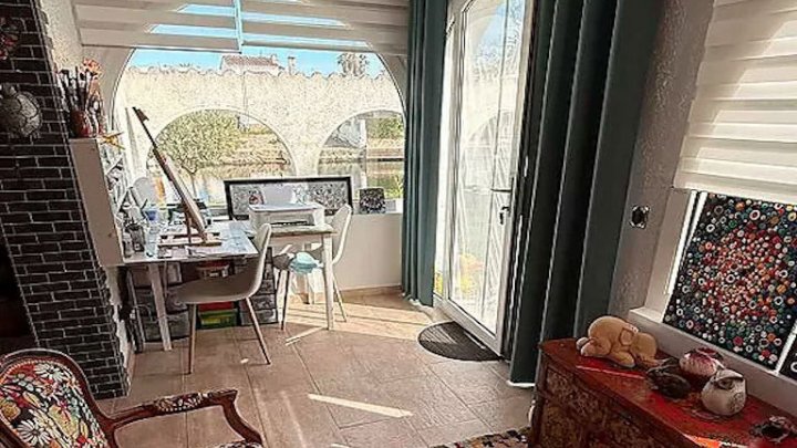 Apartamento en planta baja en Empuriabrava, Costa Brava, con acceso al canal y al jardín