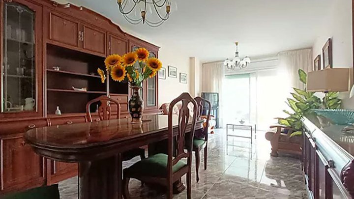 Attraktive Wohnung im Herzen von Llançà an der Costa Brava zu verkaufen