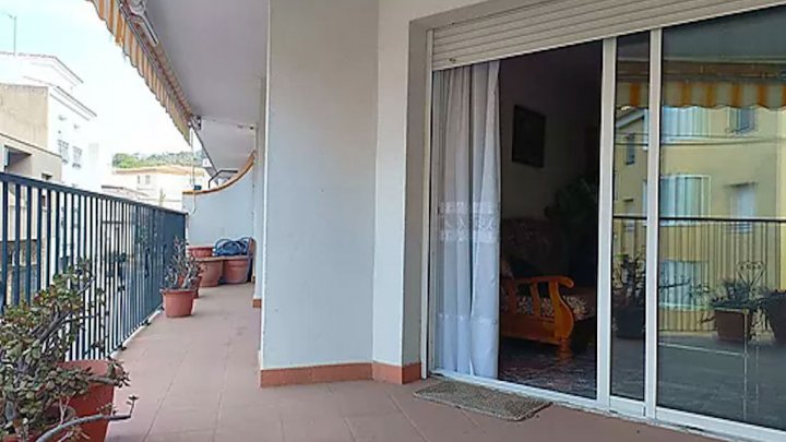 Attraktive Wohnung im Herzen von Llançà an der Costa Brava zu verkaufen