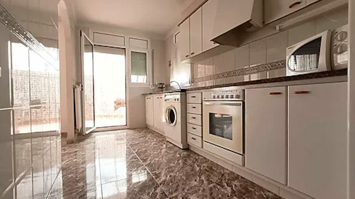 Attraktive Wohnung im Herzen von Llançà an der Costa Brava zu verkaufen