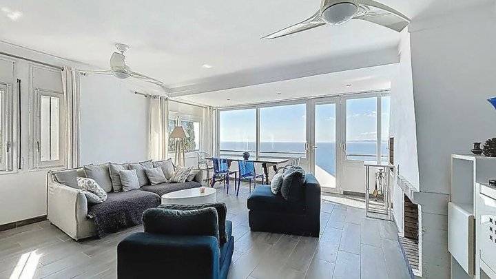 Traumhafte Duplex-Wohnung mit Meerblick in Canyelles (Roses) – Costa Brava