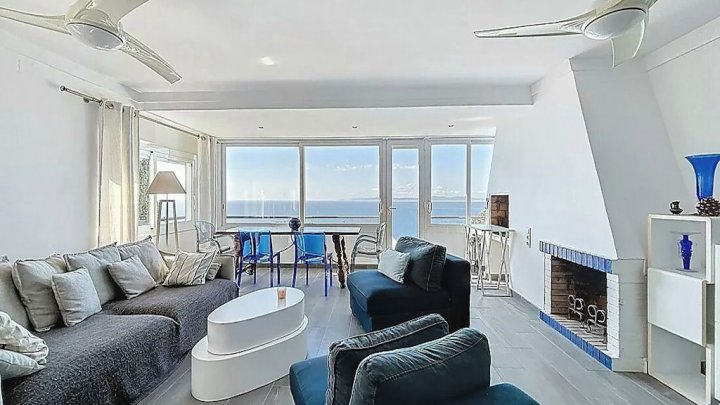 Traumhafte Duplex-Wohnung mit Meerblick in Canyelles (Roses) – Costa Brava