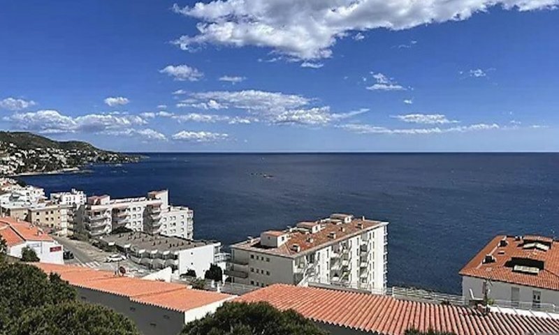 Stunning holiday apartment with spectacular sea views – Roses, Costa Brava