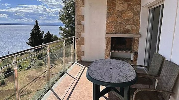 Stunning holiday apartment with spectacular sea views – Roses, Costa Brava