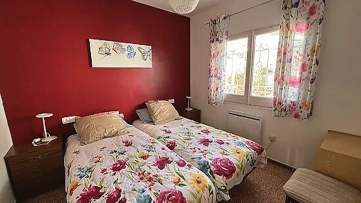 Stunning holiday apartment with spectacular sea views – Roses, Costa Brava