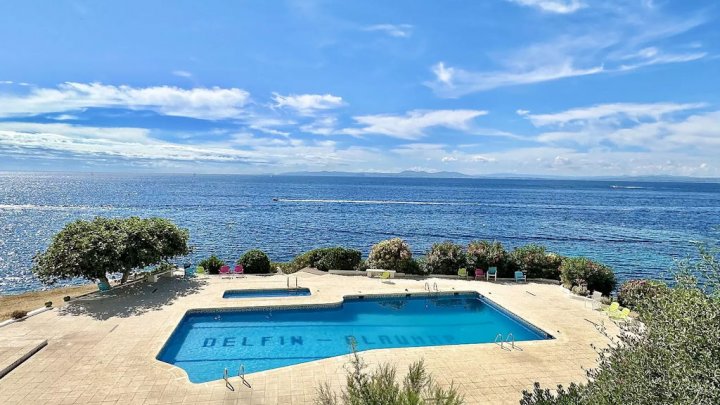 Apartamento en venta – Vista al mar y piscina – en Roses, Costa Brava