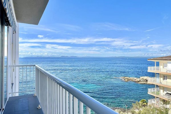 Apartment mit Meerblick und Pool in Roses - Canyelles Petites