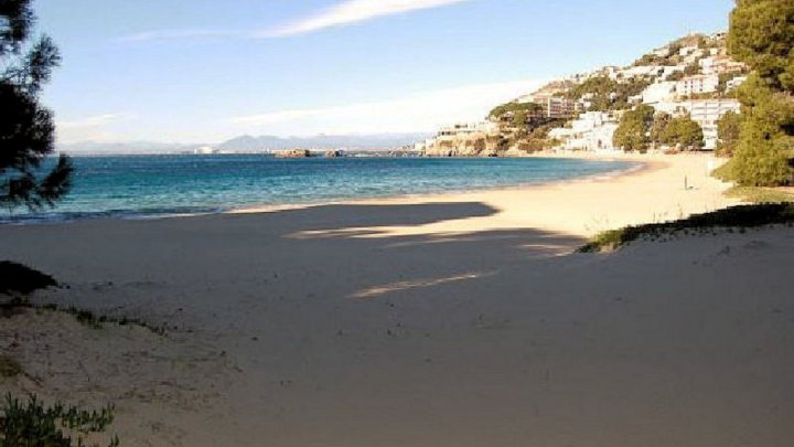 Apartamento en venta – Vista al mar y piscina – en Roses, Costa Brava