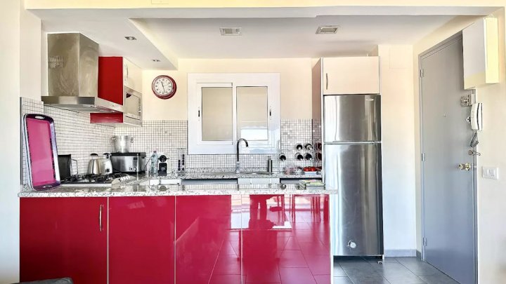Apartamento en venta – Vista al mar y piscina – en Roses, Costa Brava