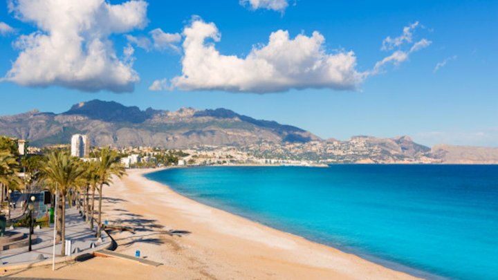 Costa Blanca Lifestyle – Exklusive Villa mit Garten, Pool und Meeresnähe zu verkaufen