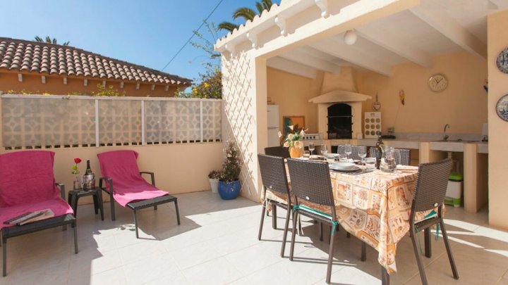 Costa Blanca Lifestyle – Exklusive Villa mit Garten, Pool und Meeresnähe zu verkaufen
