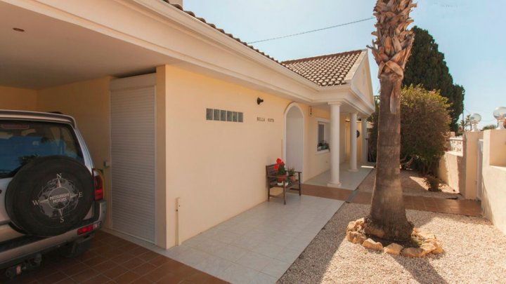 Costa Blanca Lifestyle – Exklusive Villa mit Garten, Pool und Meeresnähe zu verkaufen