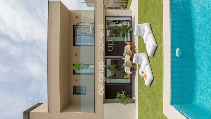 Exklusive Neubauhäuser mit privatem Garten & Pool in Pals an der Costa Brava