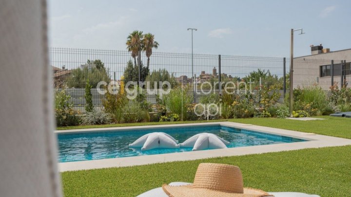 Exklusive Neubauhäuser mit privatem Garten & Pool in Pals an der Costa Brava