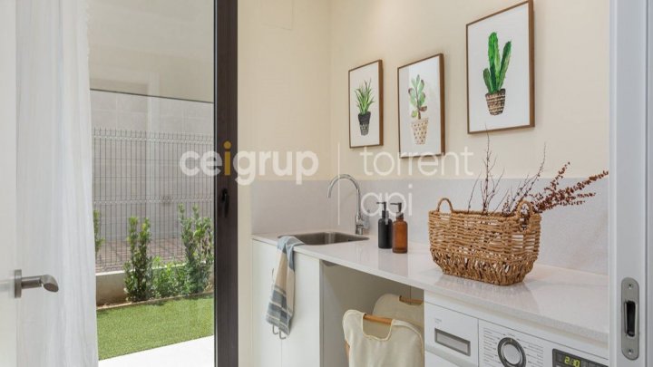 Exklusive Neubauhäuser mit privatem Garten & Pool in Pals an der Costa Brava