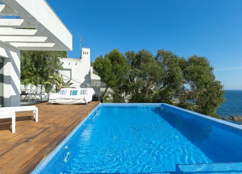 Luxus-Haus an der Costa Brava in Roses zu verkaufen mit Touristenlizenz