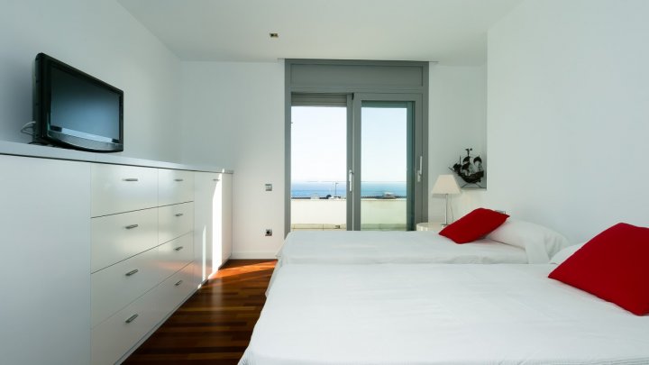 Casa de lujo en venta en la Costa Brava en Roses con licencia turística