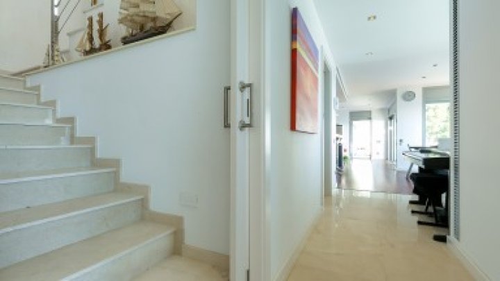 Casa de lujo en venta en la Costa Brava en Roses con licencia turística