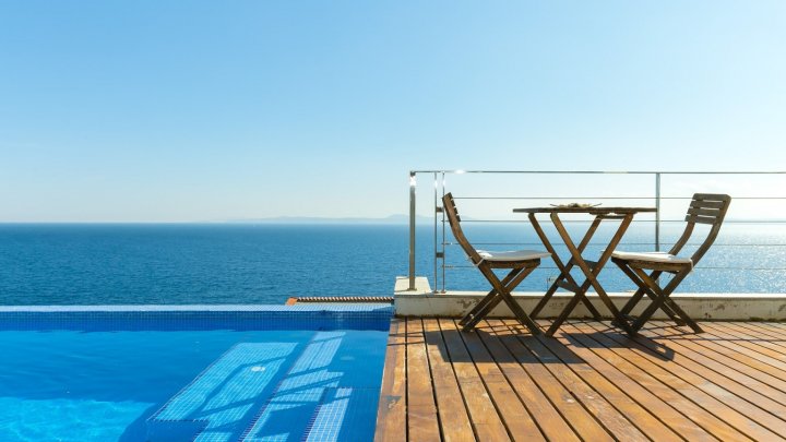 Casa de lujo en venta en la Costa Brava en Roses con licencia turística