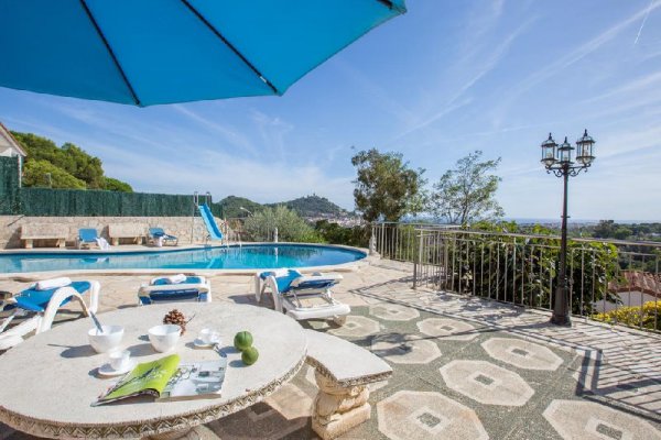 Großes Ferienhaus in Blanes zu verkaufen