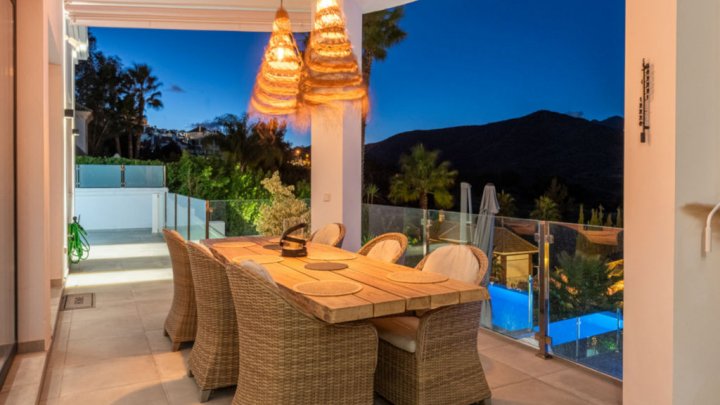 Mediterranean villa with private pool near Marbella on the Costa del Sol for sale  Español (orientado