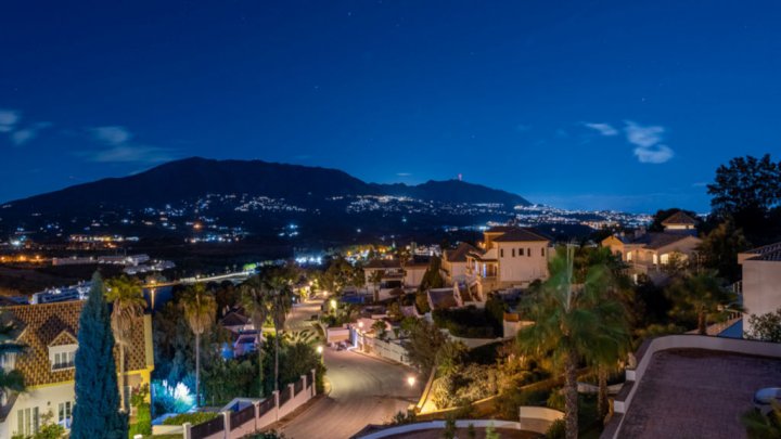 Mediterranean villa with private pool near Marbella on the Costa del Sol for sale  Español (orientado