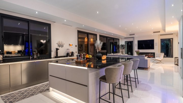 Mediterranean villa with private pool near Marbella on the Costa del Sol for sale  Español (orientado