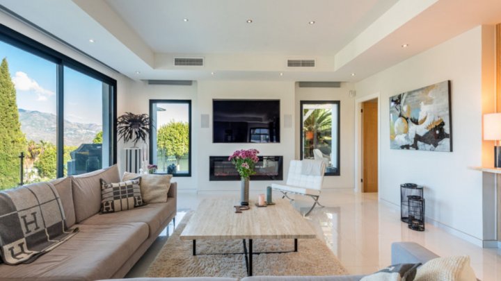 Mediterranean villa with private pool near Marbella on the Costa del Sol for sale  Español (orientado