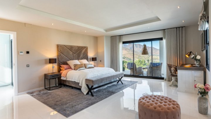 Mediterranean villa with private pool near Marbella on the Costa del Sol for sale  Español (orientado