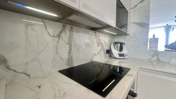 Zu verkaufen Costa del Sol in Marbella - Exklusives Appartement mit Swimmingpool am Strand 