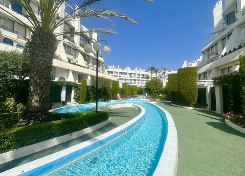 Zu Verkaufen: Appartement in Marbella am Strand der Costa del Sol