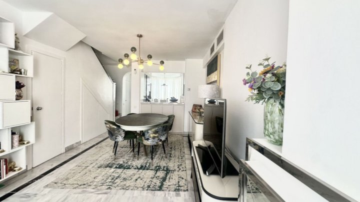 Zu verkaufen Costa del Sol in Marbella - Exklusives Appartement mit Swimmingpool am Strand 