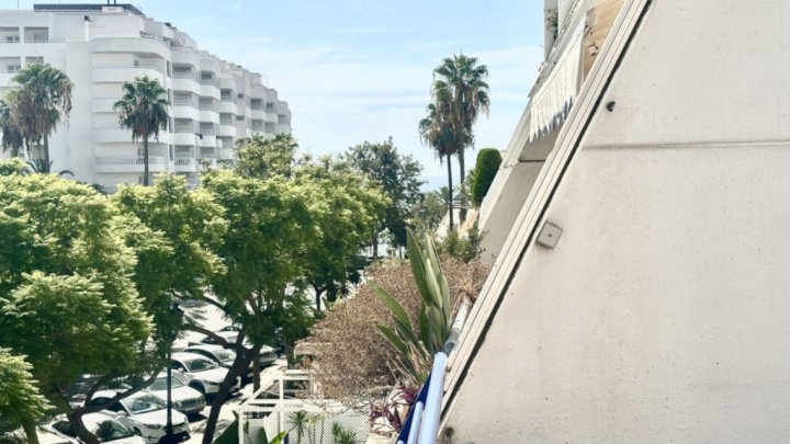 Zu verkaufen Costa del Sol in Marbella - Exklusives Appartement mit Swimmingpool am Strand 