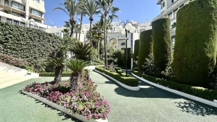 Zu verkaufen Costa del Sol in Marbella - Exklusives Appartement mit Swimmingpool am Strand 