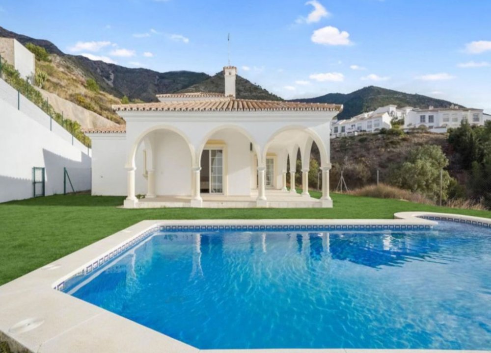 Modernes Ferienhaus Costa del Sol in Valtocado zu verkaufen