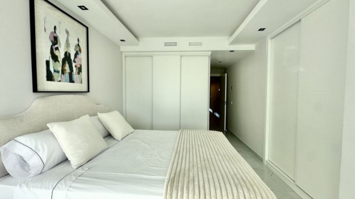 Luxury apartment near Marbella on the Costa del Sol – for sale directly on the golf course.