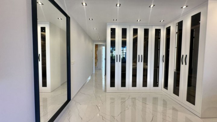 Luxury apartment near Marbella on the Costa del Sol – for sale directly on the golf course.