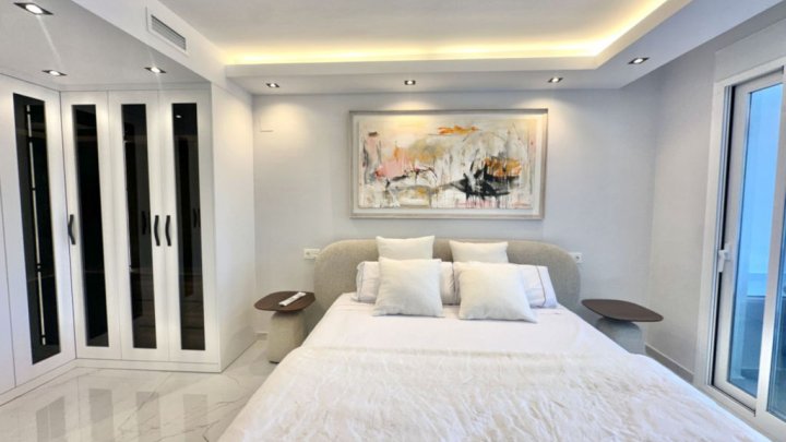 Luxury apartment near Marbella on the Costa del Sol – for sale directly on the golf course.