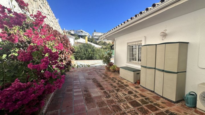 Luxury Holiday Villa with Private Pool and Sea Views for Sale near Marbella, Costa del Sol