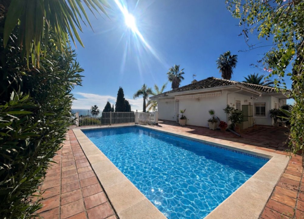 Ferienhaus kaufen Marbella - Exklusive Villa mit Meerblick in Riviera del Sol