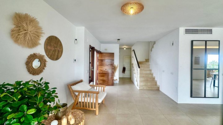 Luxuriöses Ferienhaus an der Costa del Sol bei Marbella mit privatem Pool und Meerblick zu verkaufen