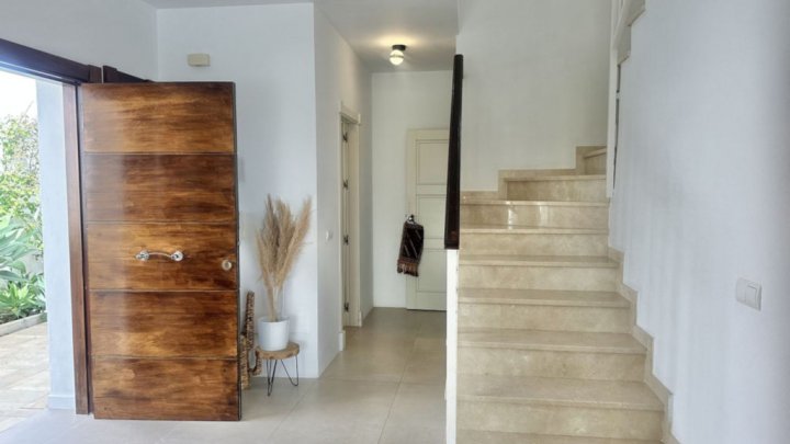 Luxuriöses Ferienhaus an der Costa del Sol bei Marbella mit privatem Pool und Meerblick zu verkaufen