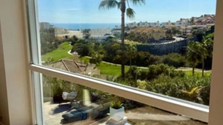 Luxuriöses Ferienhaus an der Costa del Sol bei Marbella mit privatem Pool und Meerblick zu verkaufen