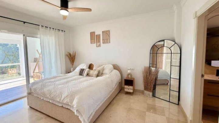 Luxury holiday home for sale on the Costa del Sol near Marbella with private pool and sea views