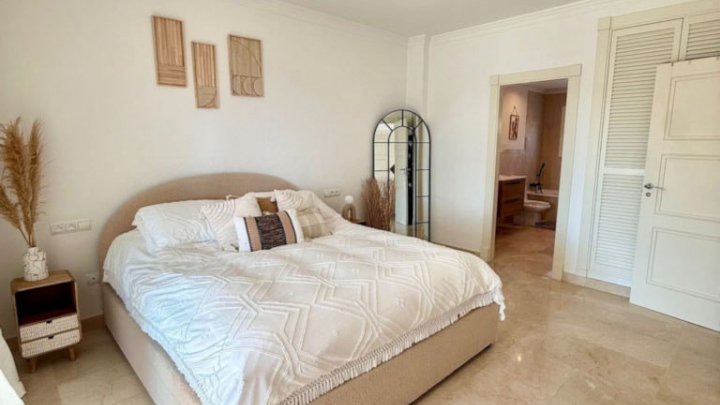 Luxury holiday home for sale on the Costa del Sol near Marbella with private pool and sea views