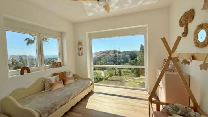 Luxury holiday home for sale on the Costa del Sol near Marbella with private pool and sea views