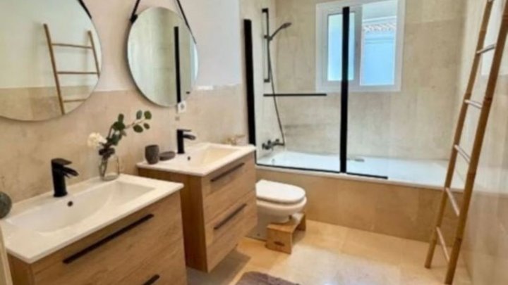 Luxury holiday home for sale on the Costa del Sol near Marbella with private pool and sea views